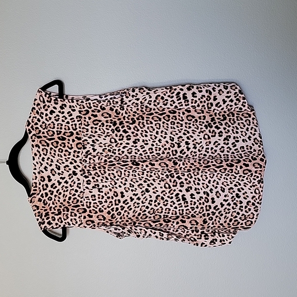 Torrid size 1 Mobwife leopard print crepe tie front button sleeveless top - Picture 7 of 7